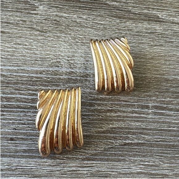 Vintage style stud earrings M62 - Picture 2 of 4